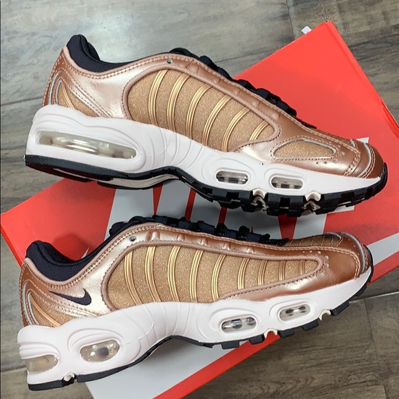 NIKE W AIR MAX TAILWIND IV - Picture 2 of 16